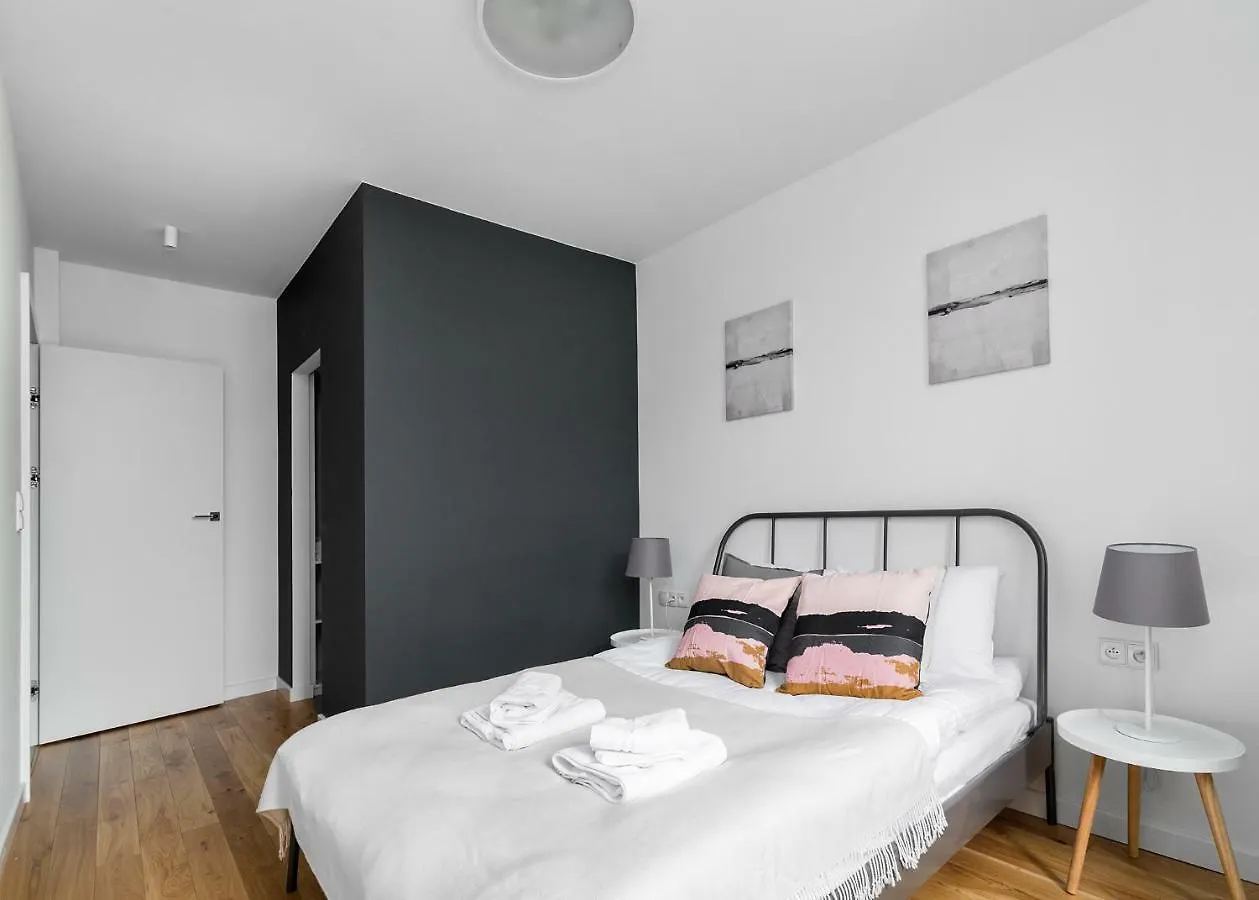 Metro Centrum Light Apartment Warsaw